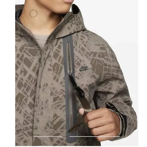 NWT NIKE TECH PACK - Picture 3 of 16